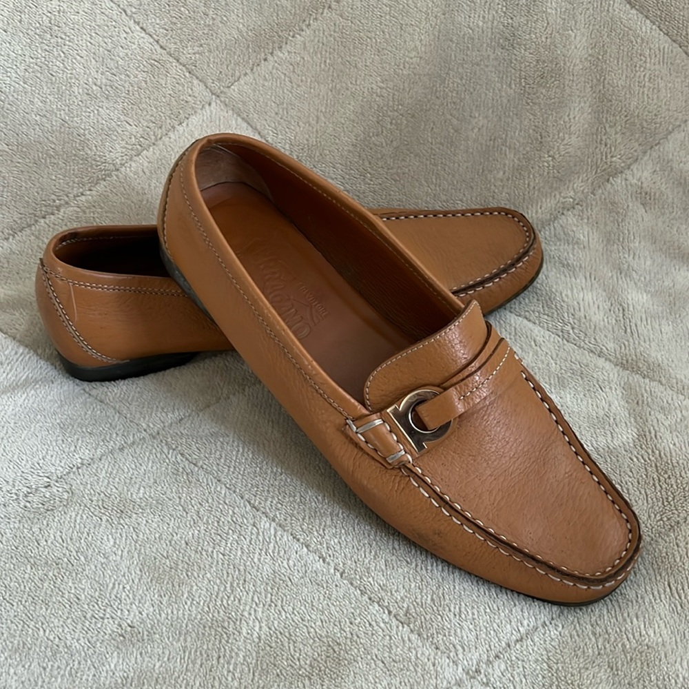 Authentic Salvatore Ferragamo Leather Loafers Women’s Size 7